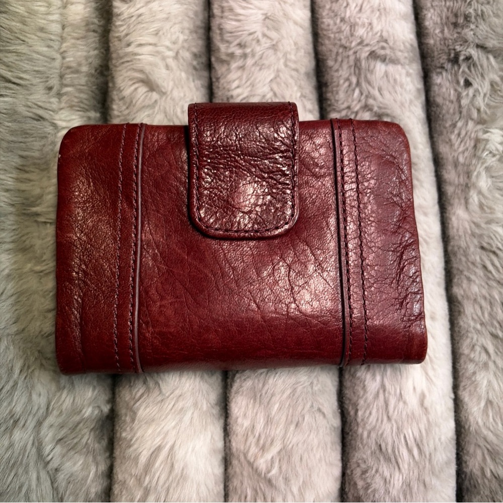 Vintage Fossil Emory Red Lamb Leather wallet clutch, multiple card, pocket. - Picture 6 of 6